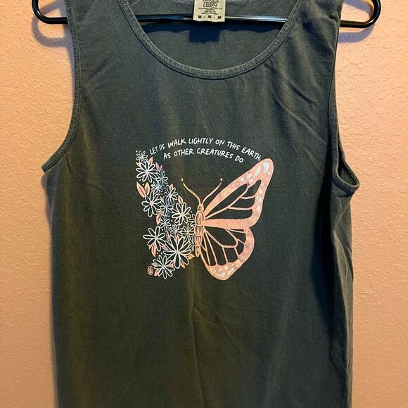 Comfort Colors Butterfly graphic shirt - Picture 1 of 6